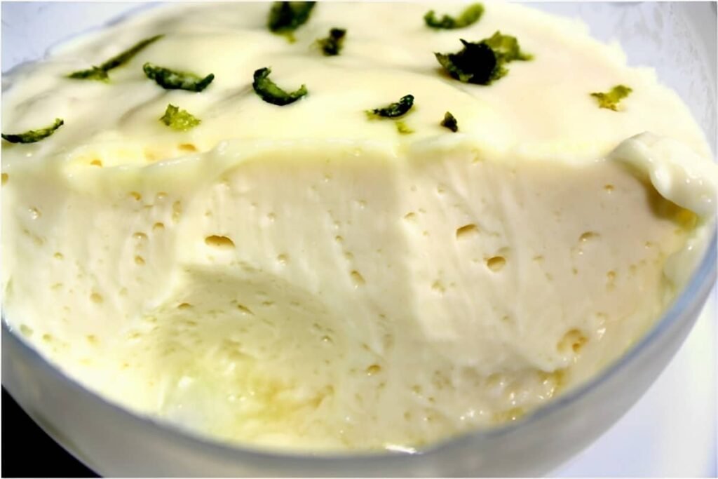 Sobremesa de Limão: Mousse com Gelatina Rápida e Simples