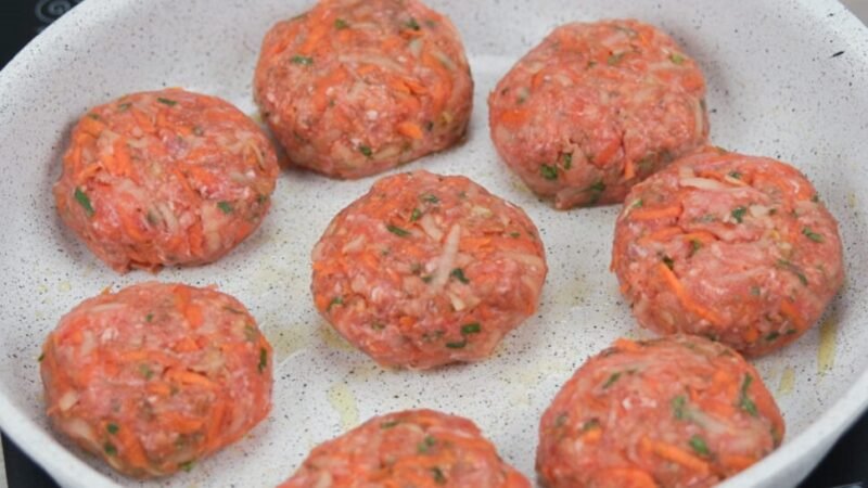 Almôndegas Light com Cenoura e Batata: Receita Simples 4.9 (50)
