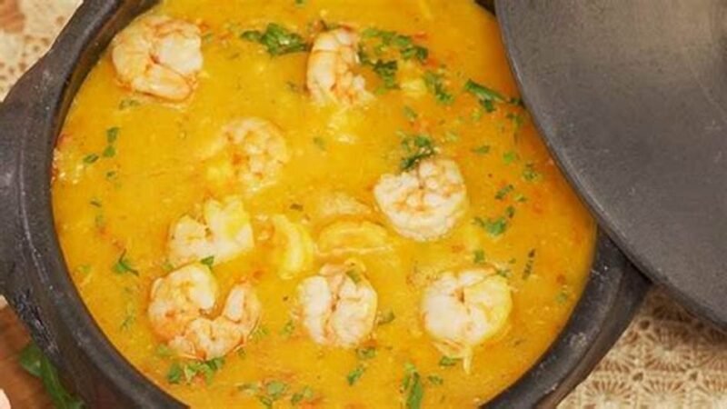 Receita de Bobó de Camarão Cremoso Simples e Fácil 4.8 (27)