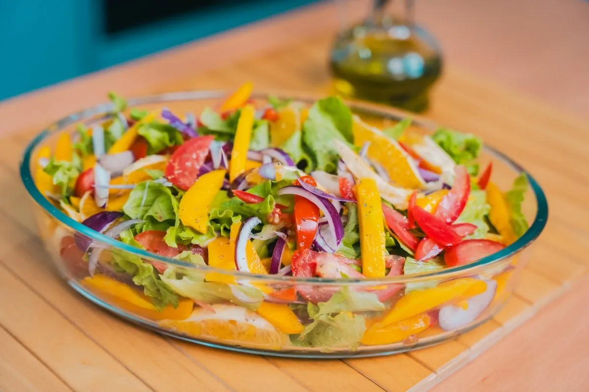 Salada de Manga com Cebola Roxa