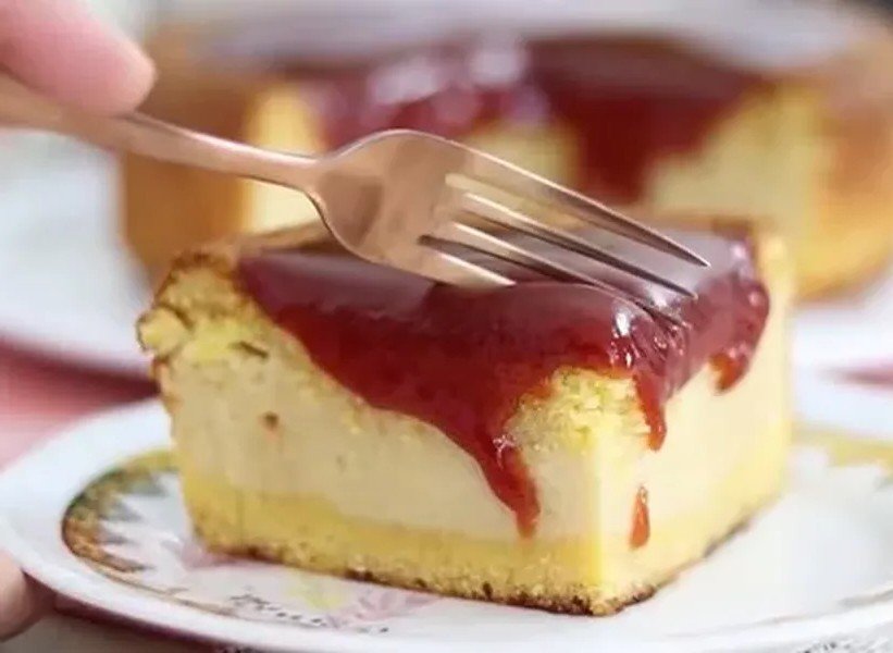 Bolo de Flocão de Milho com Goiabada e Queijo