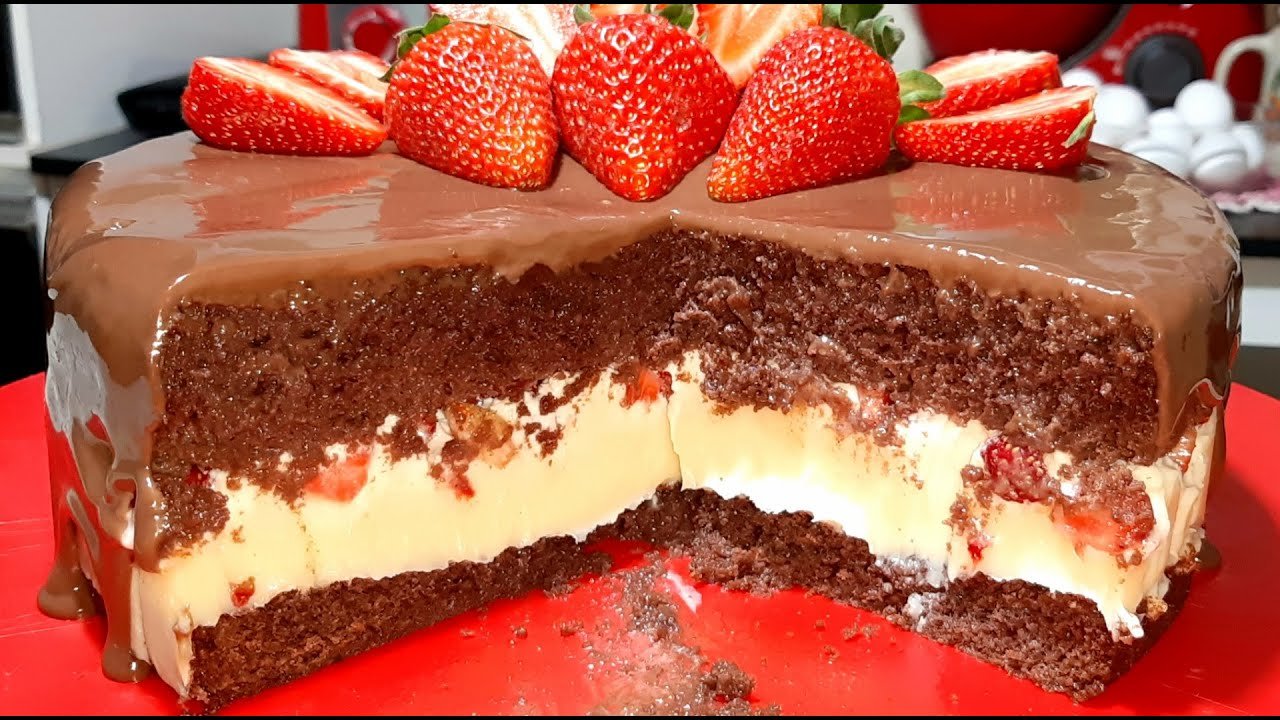 Brigadeiro Branco para Recheio de Bolo com Morango Fácil