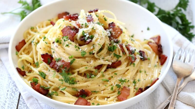 Massa Carbonara Receita Original com Natas — Cremosa e Fácil de Fazer 4.9 (22)