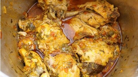 frango-cozido-na-panela-de-pressao-tempo-ideal-e-dicas