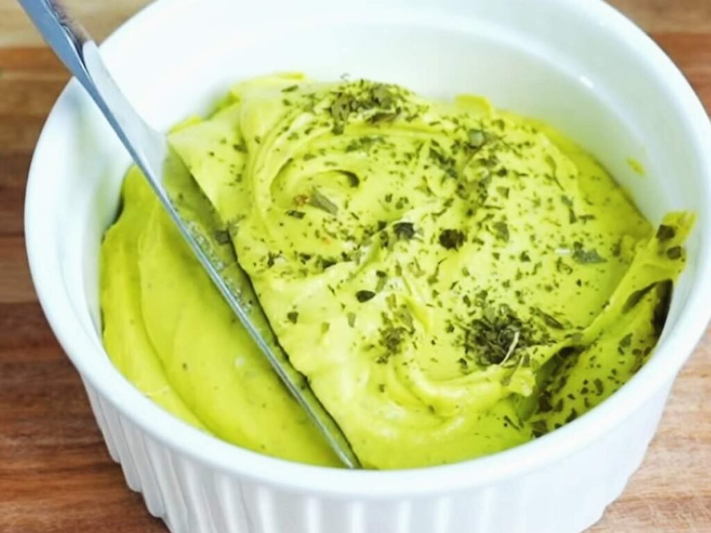 Receita de maionese de abacate com iogurte natural