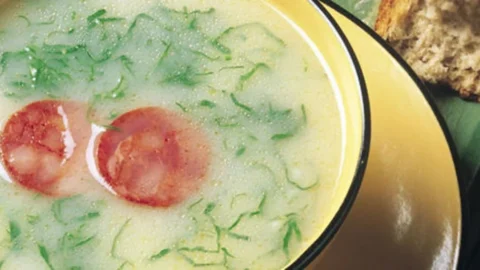 Caldo Verde Tradicional com Couve Portuguesa