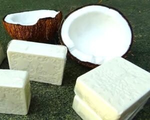 Sabão Caseiro de Coco: Receita Simples e Econômica