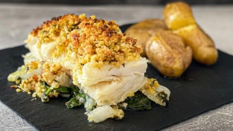 Bacalhau com Broa e Espinafres Receita Tradicional Portuguesa