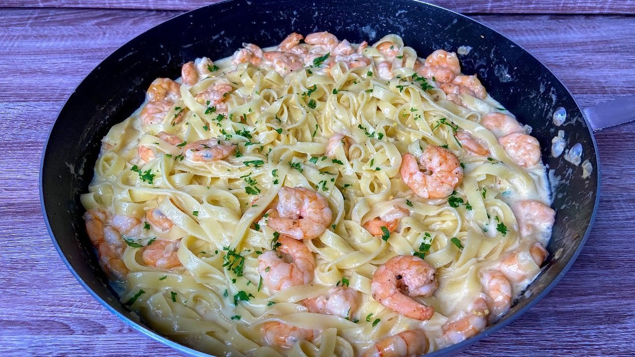 Macarrão com Camarão Cremoso