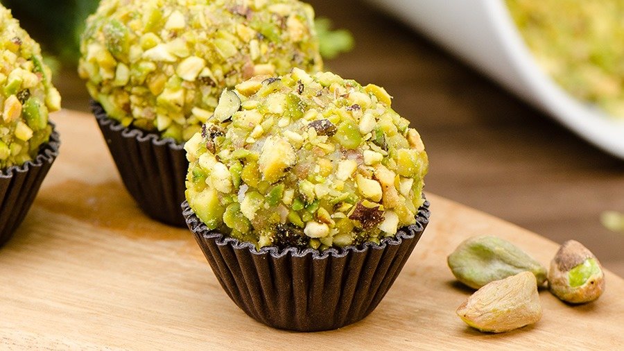 BRIGADEIRO DE PISTACHE GOURMET: O Segredo da Cor Perfeita e Sabor Intenso!
