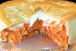 Empadão de Frango Cremoso com Requejião de Copo