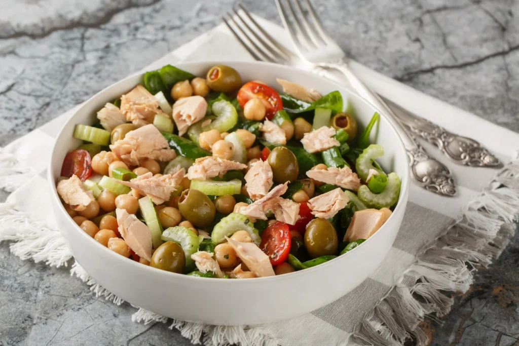 Salada de Grão-de-Bico com Atum Que Vai Te Surpreender