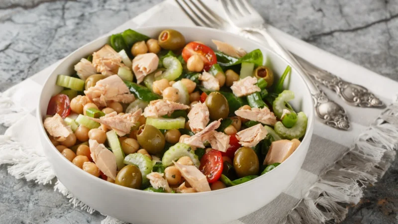 Salada de Grão-de-Bico com Atum Que Vai Te Surpreender 4.9 (104)