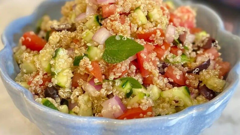 Salada de Quinoa Fit Receita Nutritiva Marmitas e Pós-Treino 4.7 (89)