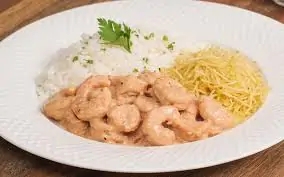 estrogonofe-de-camarao-com-queijo
