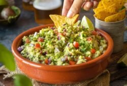 guacamole-simples-receita-facil-rapida-e-tradicional