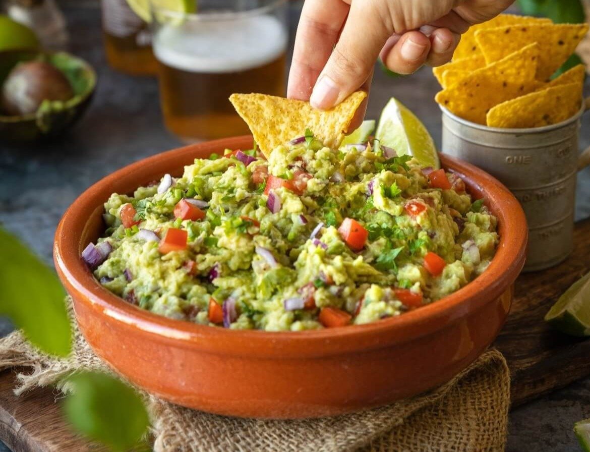 Guacamole simples pronto para servir