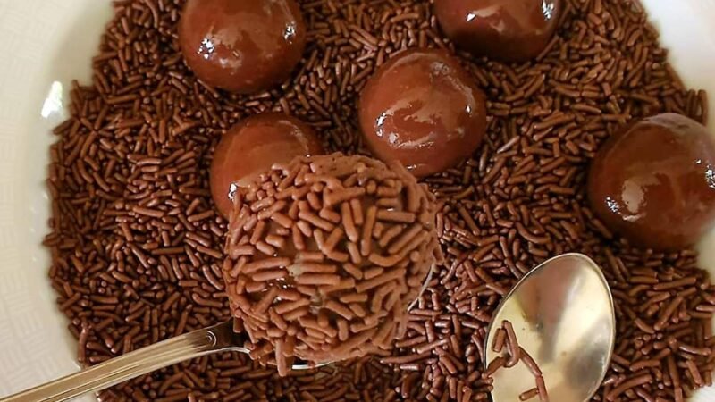 Receita de Brigadeiro para Enrolar Perfeito! Dá Vender Muito 0 (0)