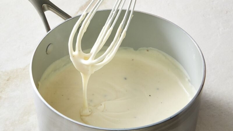 Como Fazer Molho Bechamel com Queijo: Cremoso, Fácil e Irresistível 0 (0)