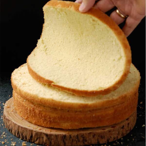 Bolo pão de ló fácil e super fofinho que derrete na boca